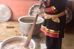 Kitchen-personnel-preparing-meals-for-the-beneficiaries-2